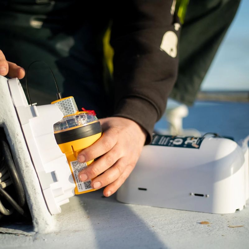 Ocean Signal safeSEA EPIRB 3 Pro (Cat 1)